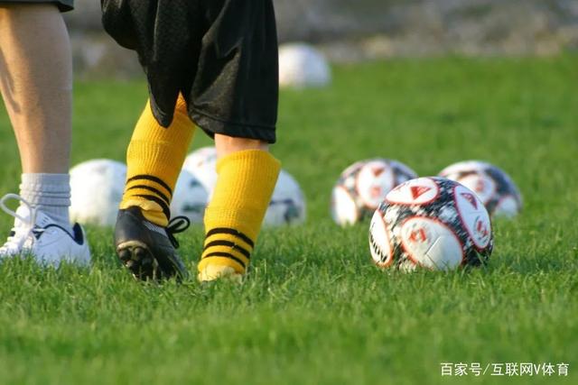 艾顿26+19开拓者负黄蜂8连败 爵士屠刺止5连败