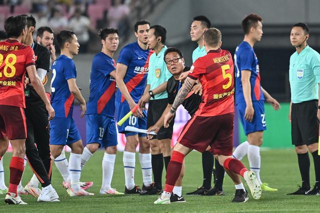 英超-卡拉菲奥里推射制胜 阿森纳1-0狼队